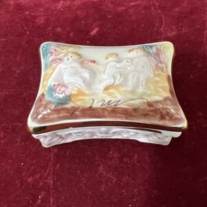 Mid-Century‎ Capodimonte M.R.S. Cherub Dresser Trinket Box Basserman Jewelers